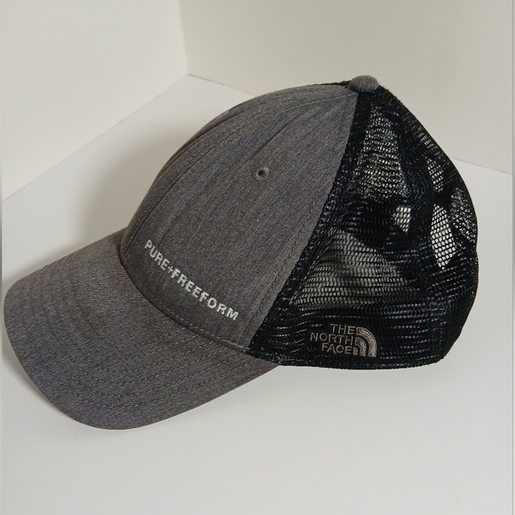 THE  NORTH FACE ADJUSTABLE SNAPBACK TRUCKER/MESH HAT/CAP - Picture 2 of 5